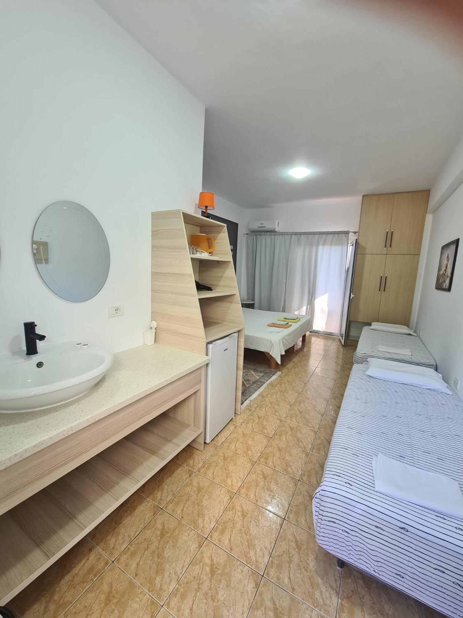 Hotel Salt Life à Dhërmi Extérieur photo