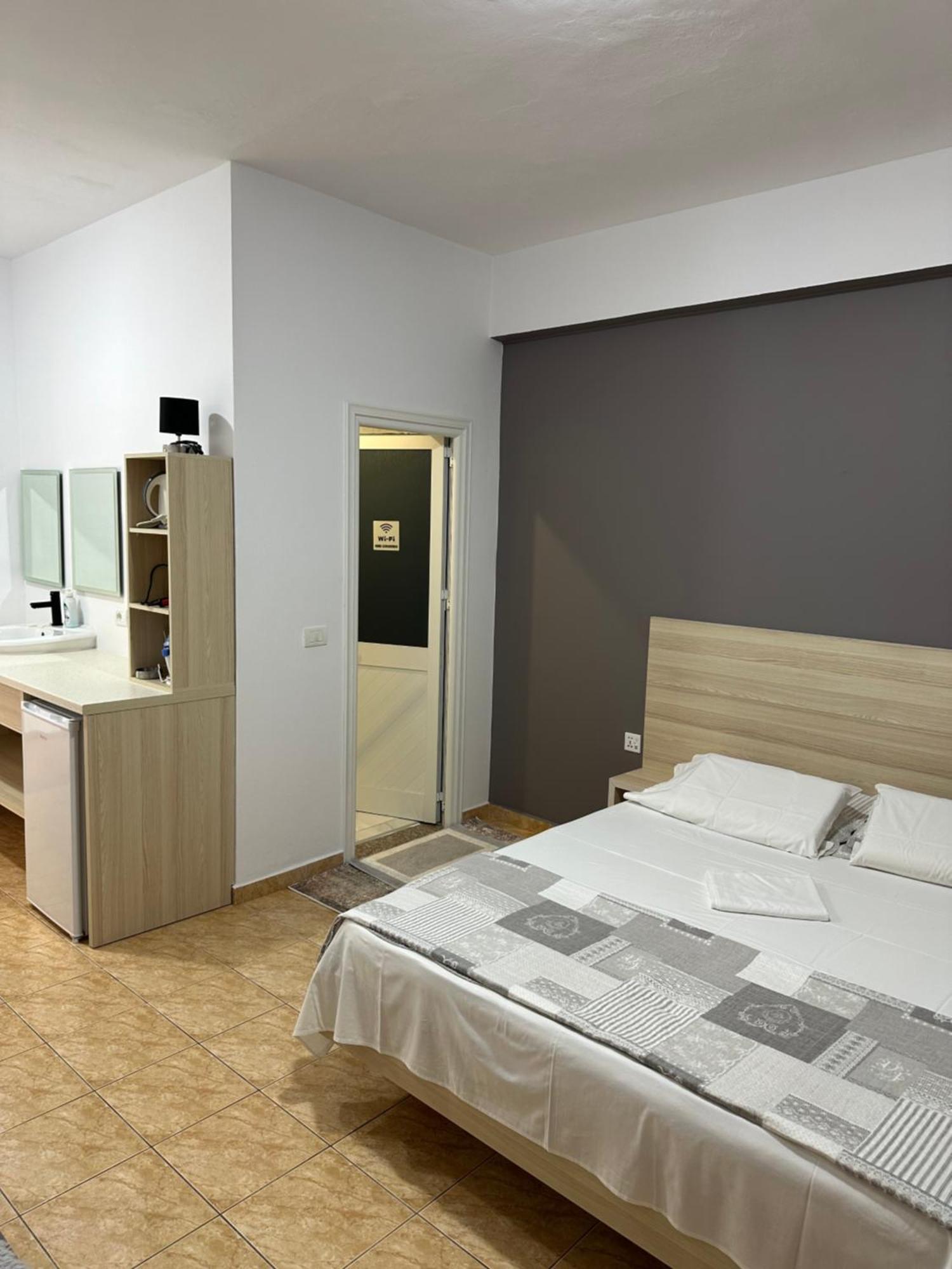 Hotel Salt Life à Dhërmi Extérieur photo
