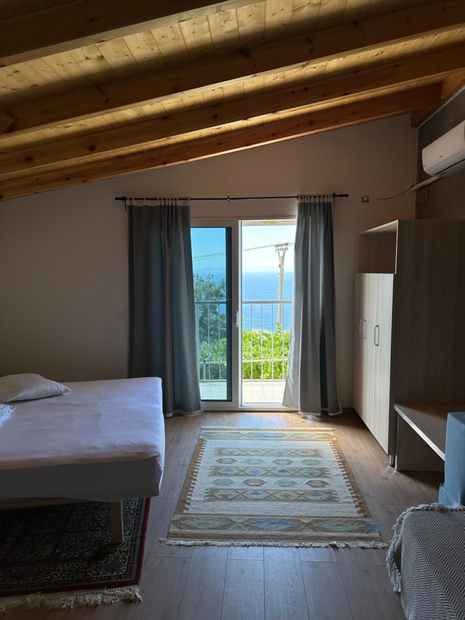 Hotel Salt Life à Dhërmi Extérieur photo